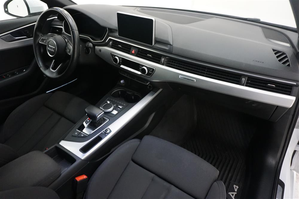 Audi A4 2.0 TDI 190hk quattro  Cockpit D-Värmare Navigator 