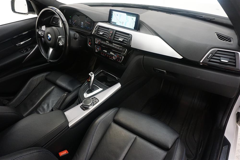 BMW 320d xDrive Touring 190hk M Sport Navi Cockpit Drag