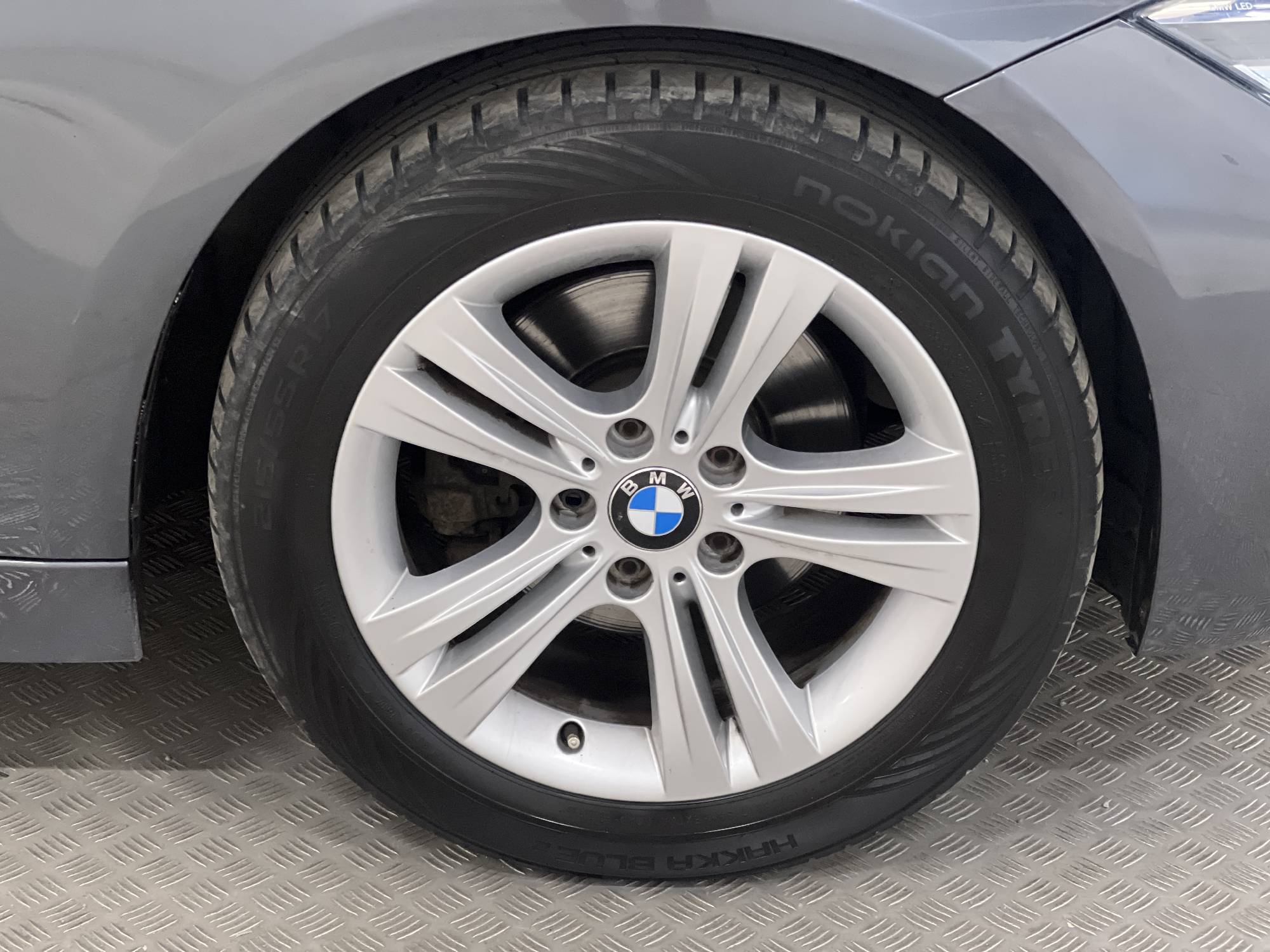 BMW 320 d xDrive 190hk Sport line Navi HiFi Drag Sensorer