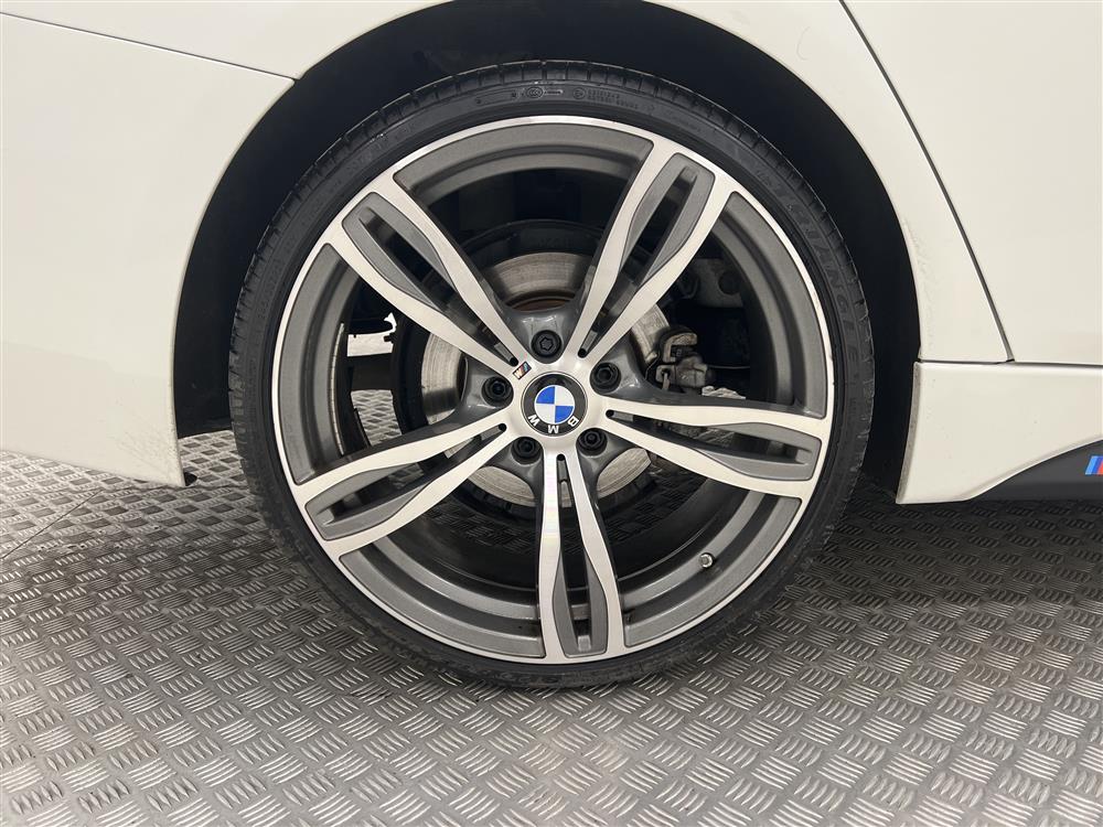 BMW 320d xDrive Sedan 190hk M-Sport HiFi Skinn Navi Drag