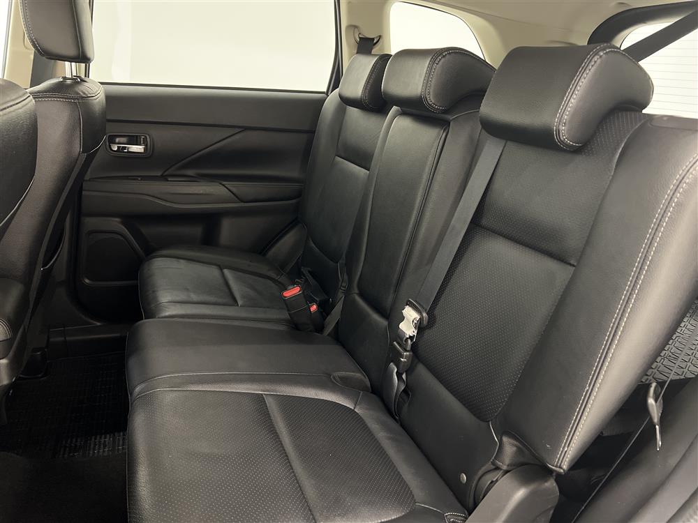 Mitsubishi Outlander 4WD Business Kamera 7-Sits HELG KAMPANJ