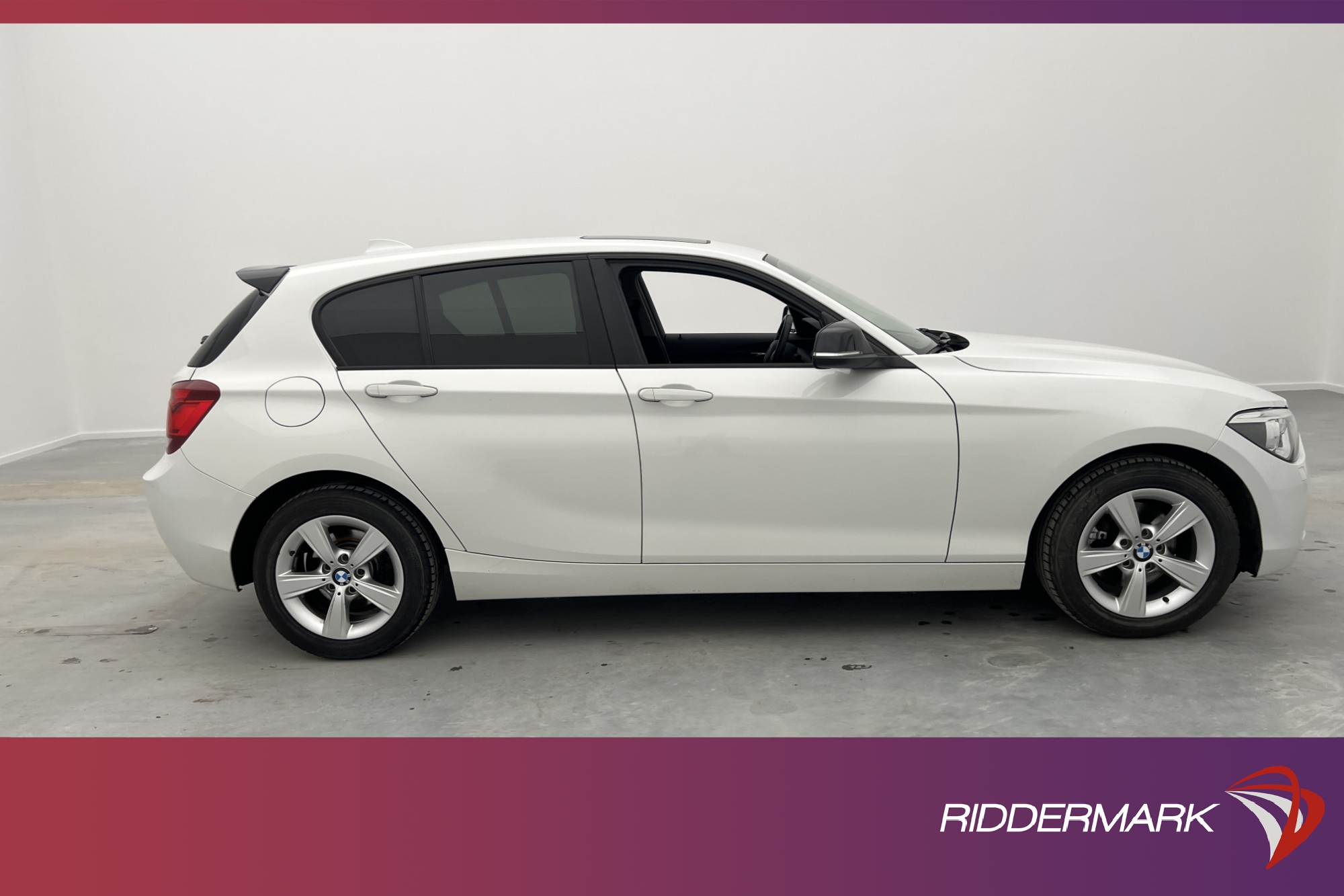 BMW 118 i 170hk Sport line M Sport-Ratt Taklucka HiFi Skinn