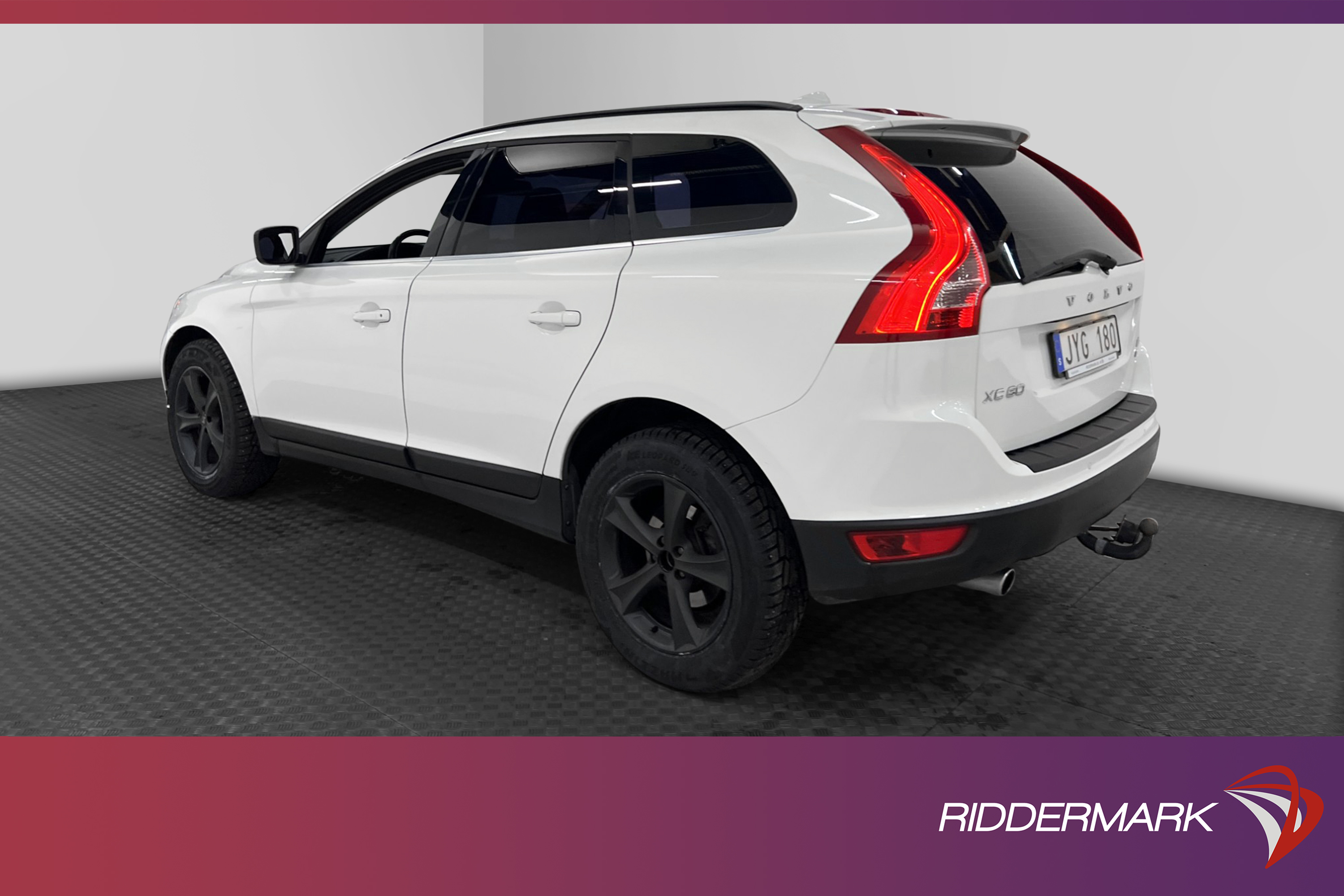 Volvo XC60 D3 AWD Momentum D-Värmare Pano Navi Drag VOC