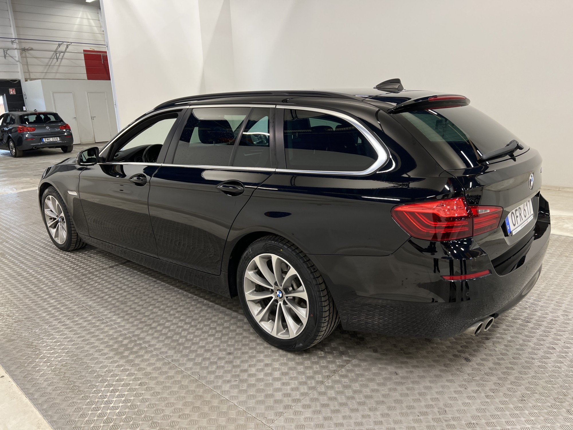 BMW 520d Touring 190hk Skinn M-ratt HiFi PDC Välservad