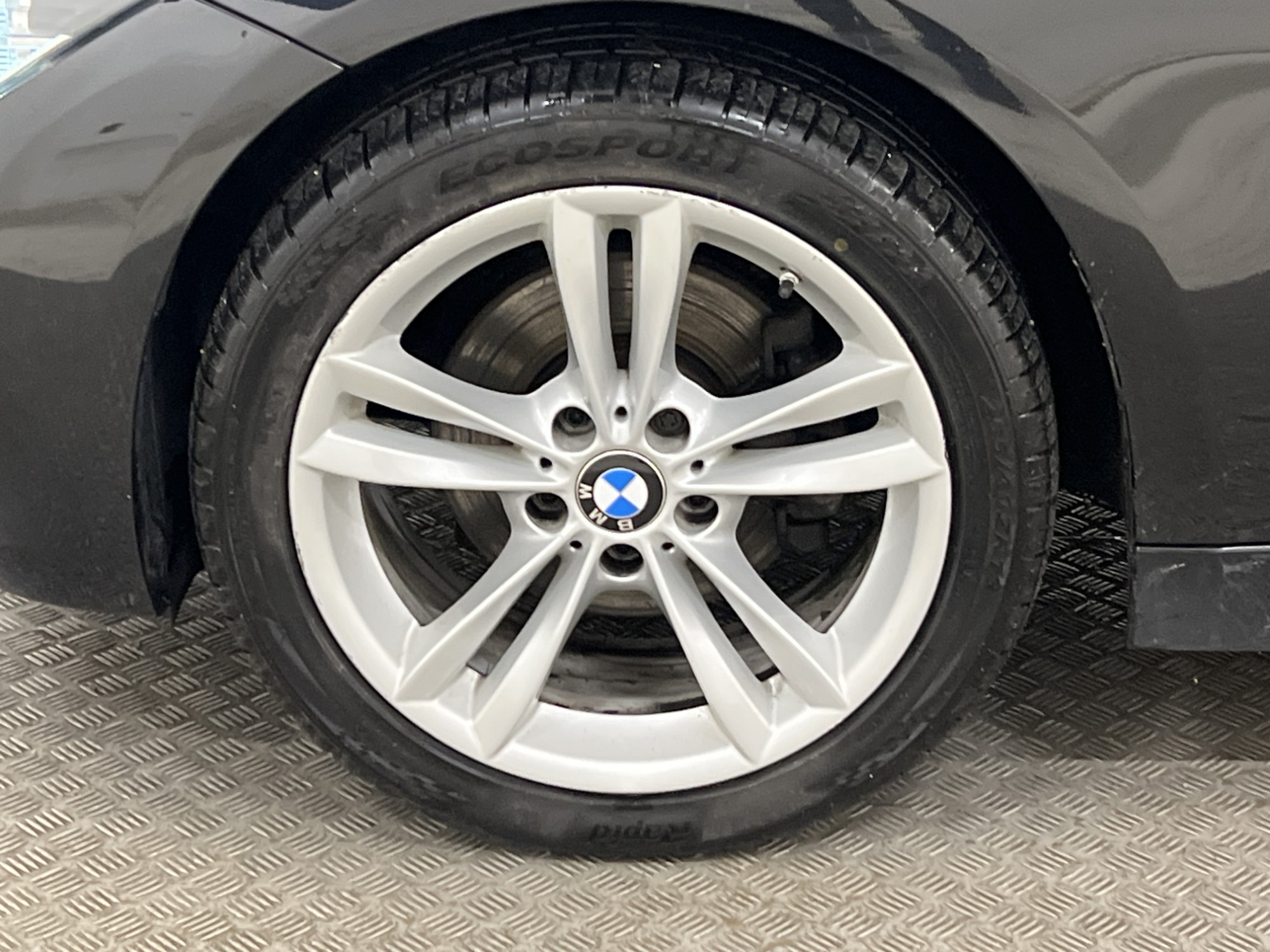 BMW 320d xDrive 190hk Sport line Rattvärme P-sensorer Drag