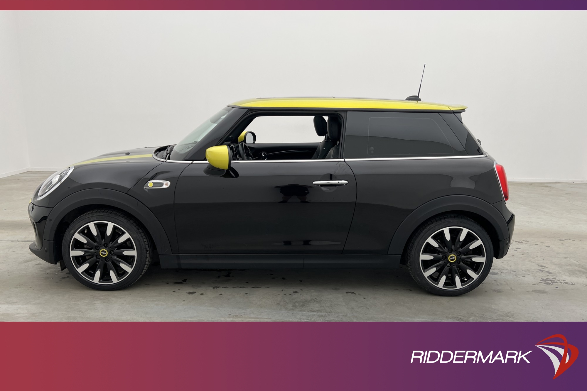 MINI Cooper SE 32.6 kWh 184hk Maximise Pano HUD Kamera Skinn