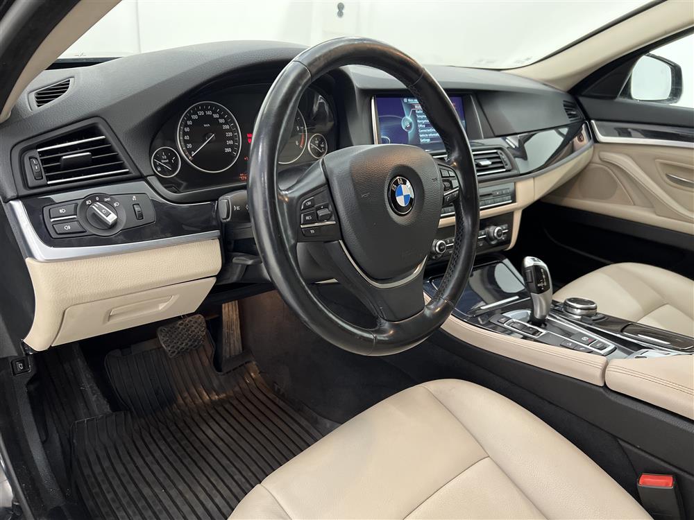 BMW 520d xDrive 184hk Luxury Line Navi Skinn Keyless