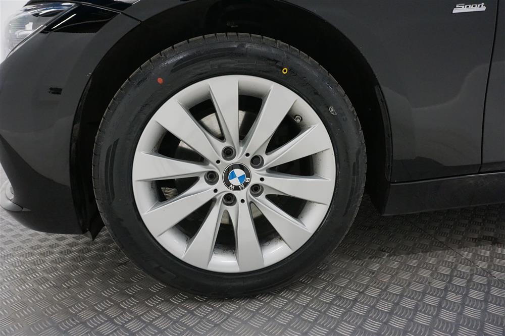 BMW 320d 190hk xDrive  Navigator Dragkrok PDC LED 