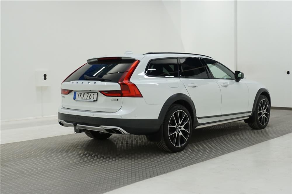 Volvo V90  Cross Country D5 AWD 235hk VOC B&W D-Värm Pano