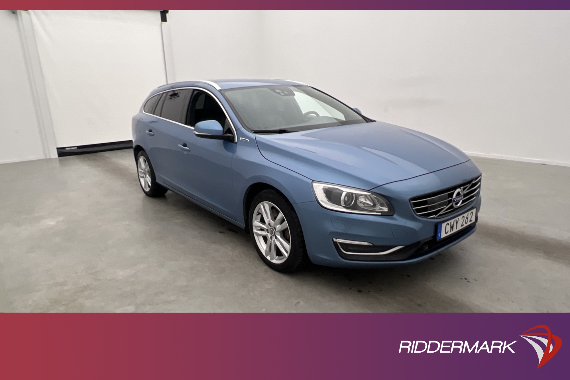 Volvo V60 D6 Plug-in AWD 283hk Summum VOC Navi BLIS Drag