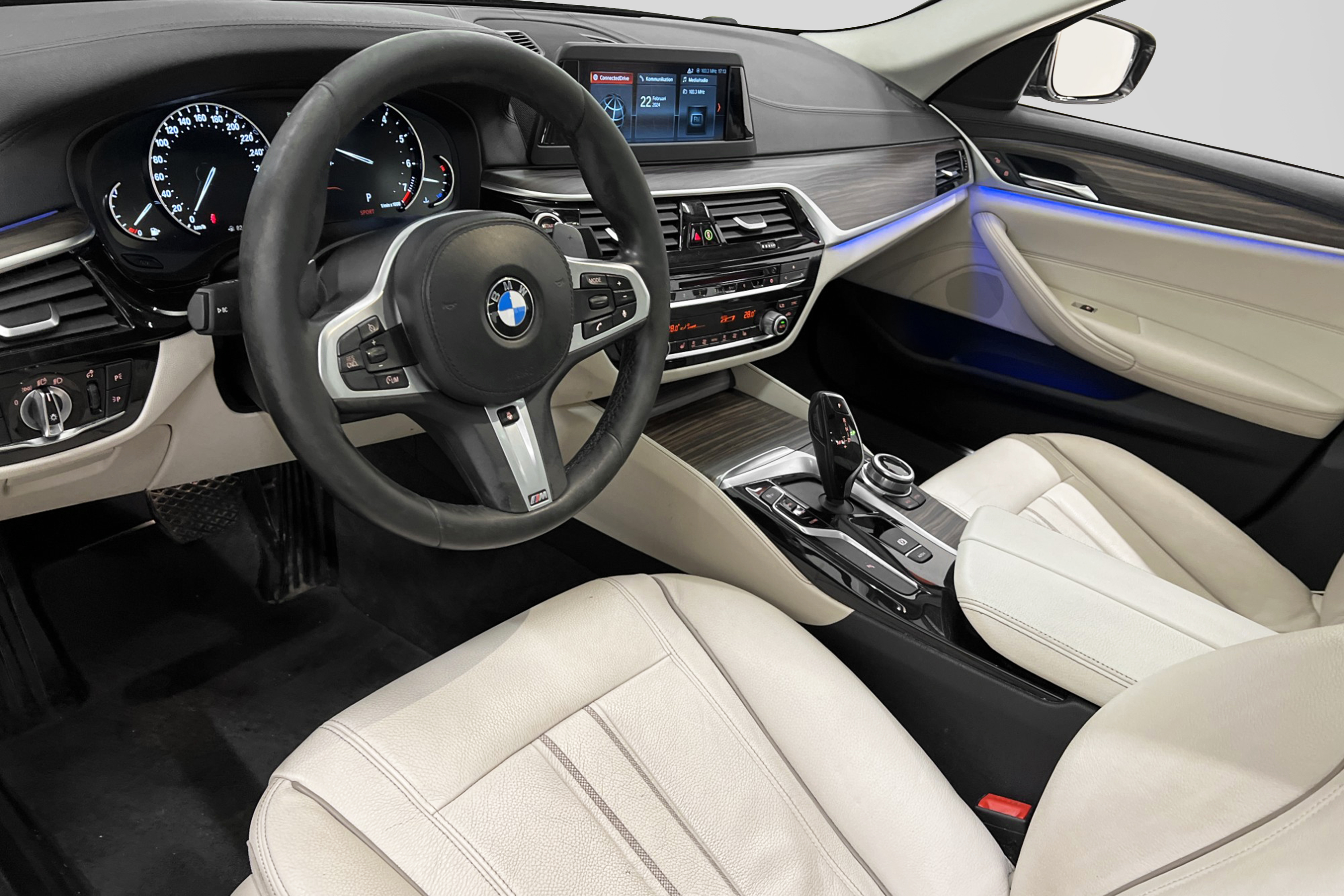 BMW 530 i Sedan 252hk Luxury Line Taklucka Kamera Skinn