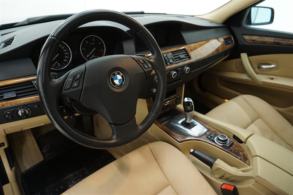 BMW 520d Sedan 177hk Skinn Nyservad 