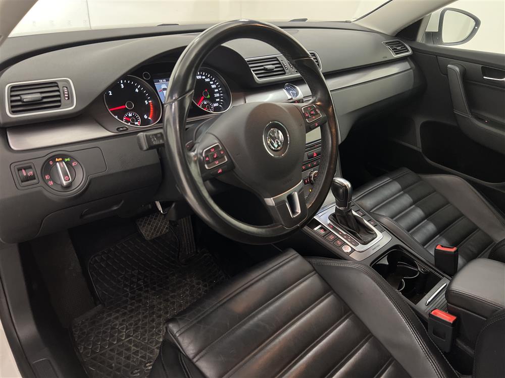 Volkswagen Passat 2.0 TDI 4Motion 170hk R-line Värmare Skinn