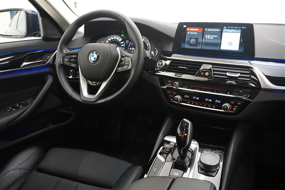 BMW 520d Sedan 190hk Sport line Backkamera Navi 1 Brukare