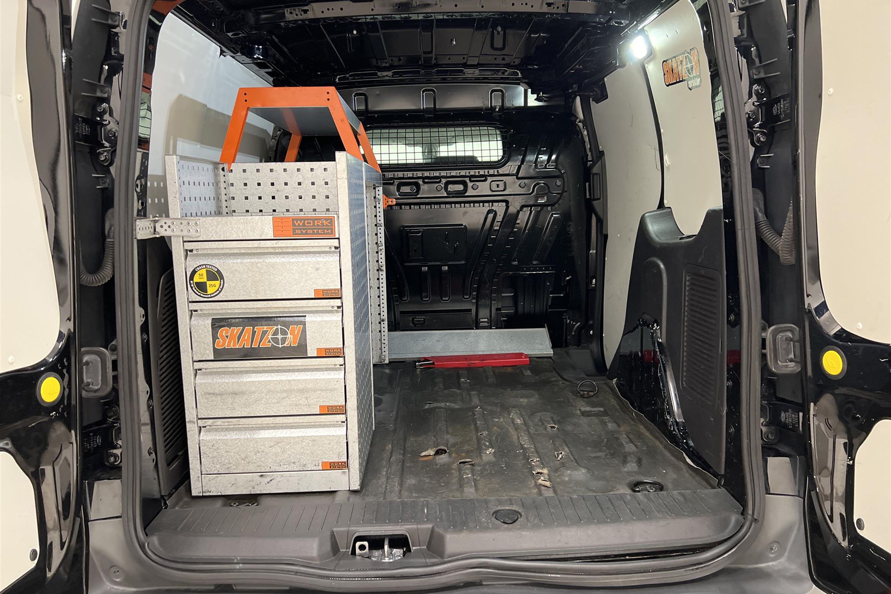 Ford Transit Connect 1.5TDCi Automat Värmare Dragkrok Moms 