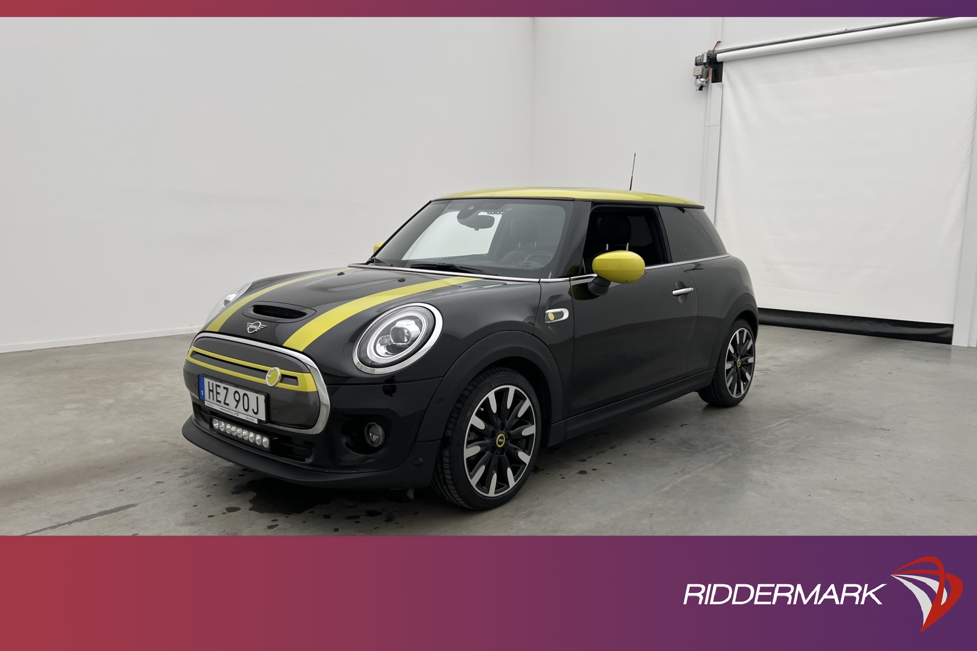 MINI Cooper SE 32.6 kWh 184hk Maximise Pano HUD Kamera Skinn