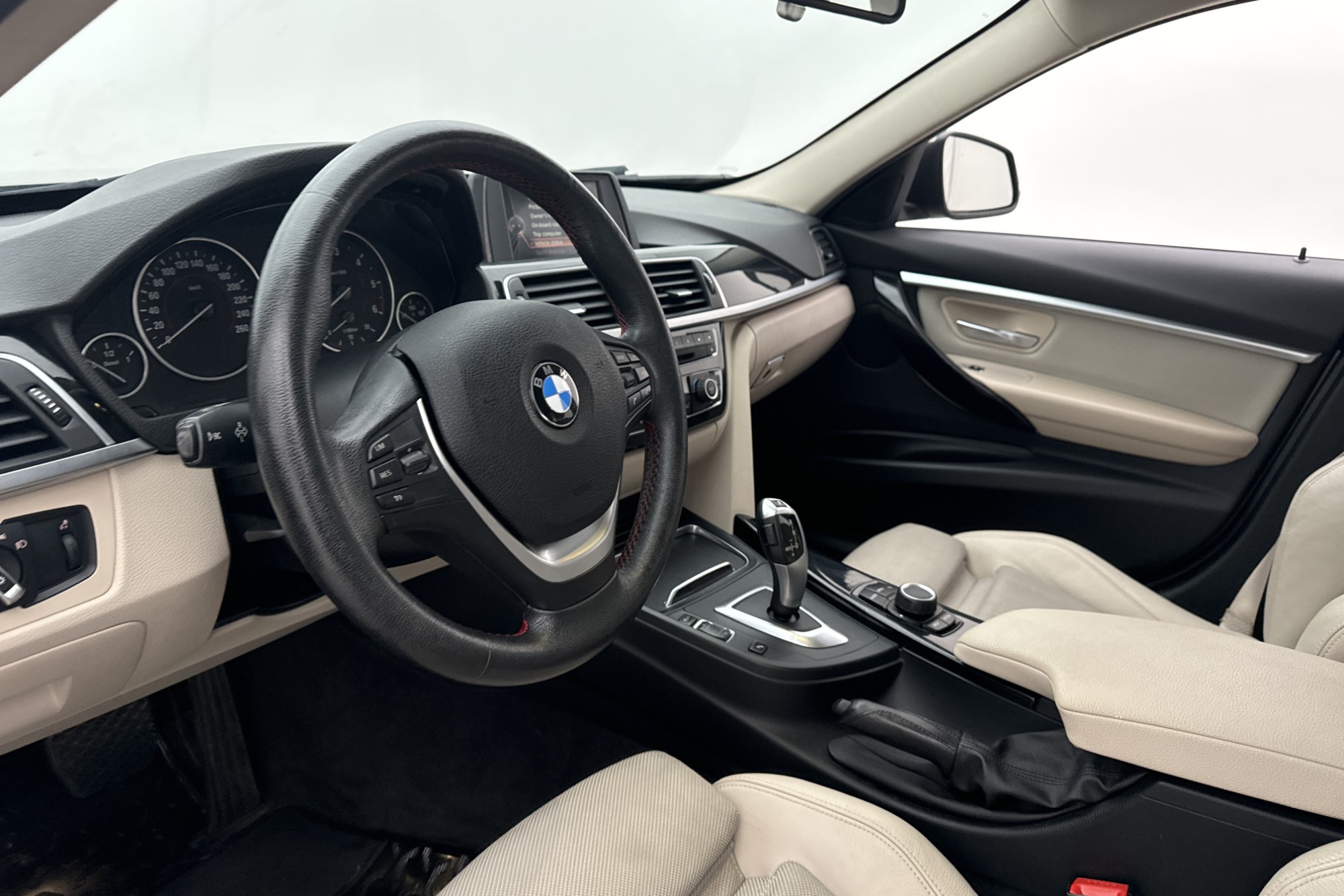 BMW 320 d xDrive 190hk Sport Line Halvskinn HiFi P-Sensorer