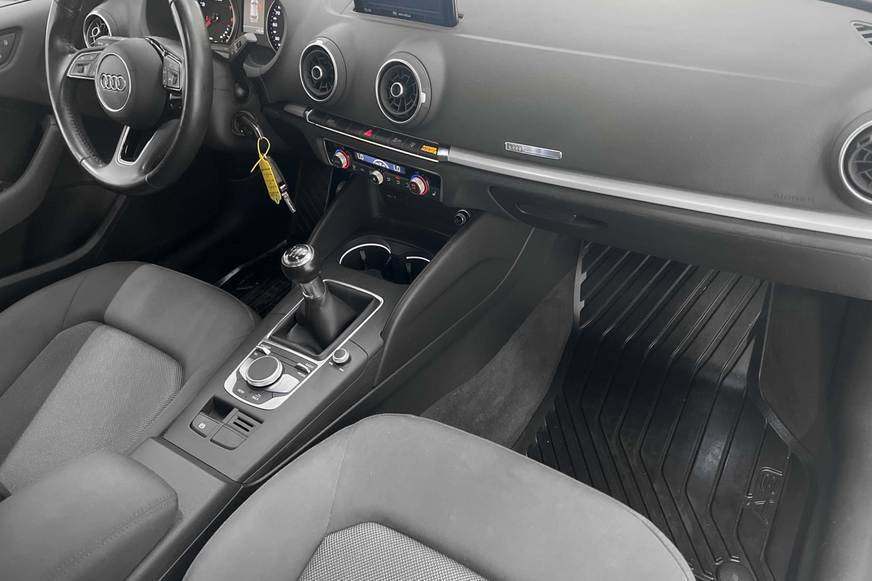Audi A3 Sportback 1.0  116hk P-sensorer Nybesiktad Lågmil