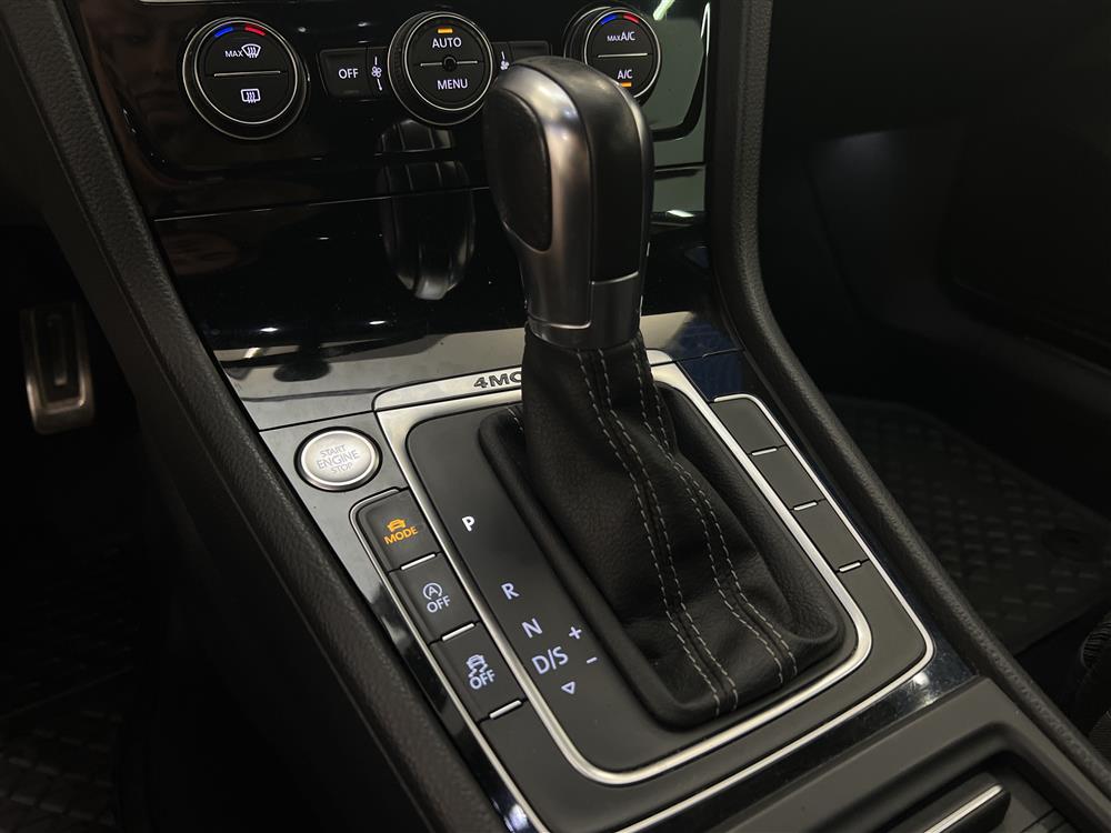 Volkswagen Golf 2.0 TSI R 4Motion 300hk Dynaudio Navigation