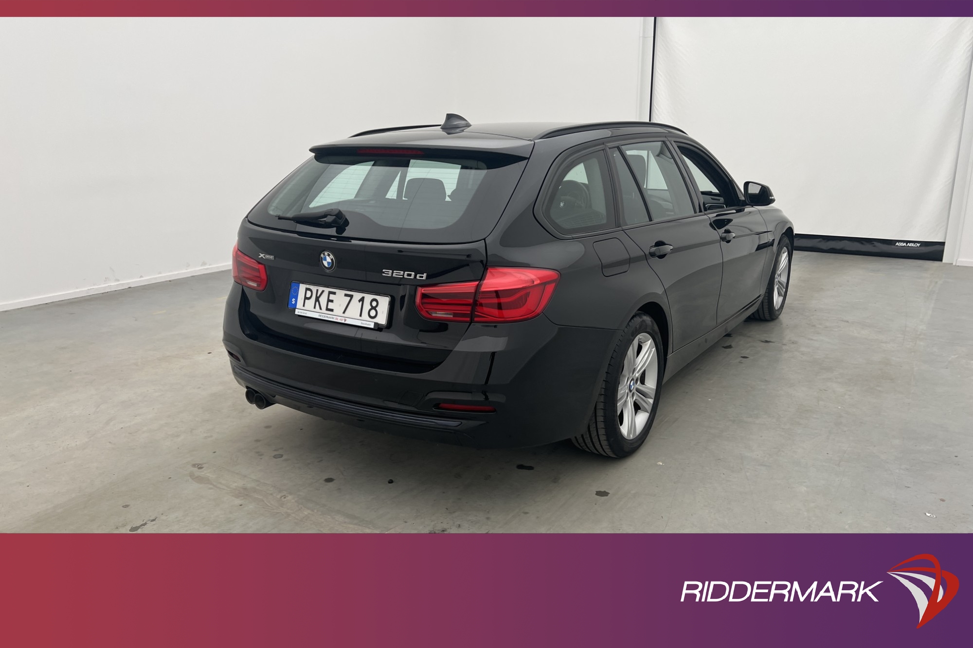 BMW 320d xDrive 190hk Sport Line HiFi Adaptiv Sensorer Drag