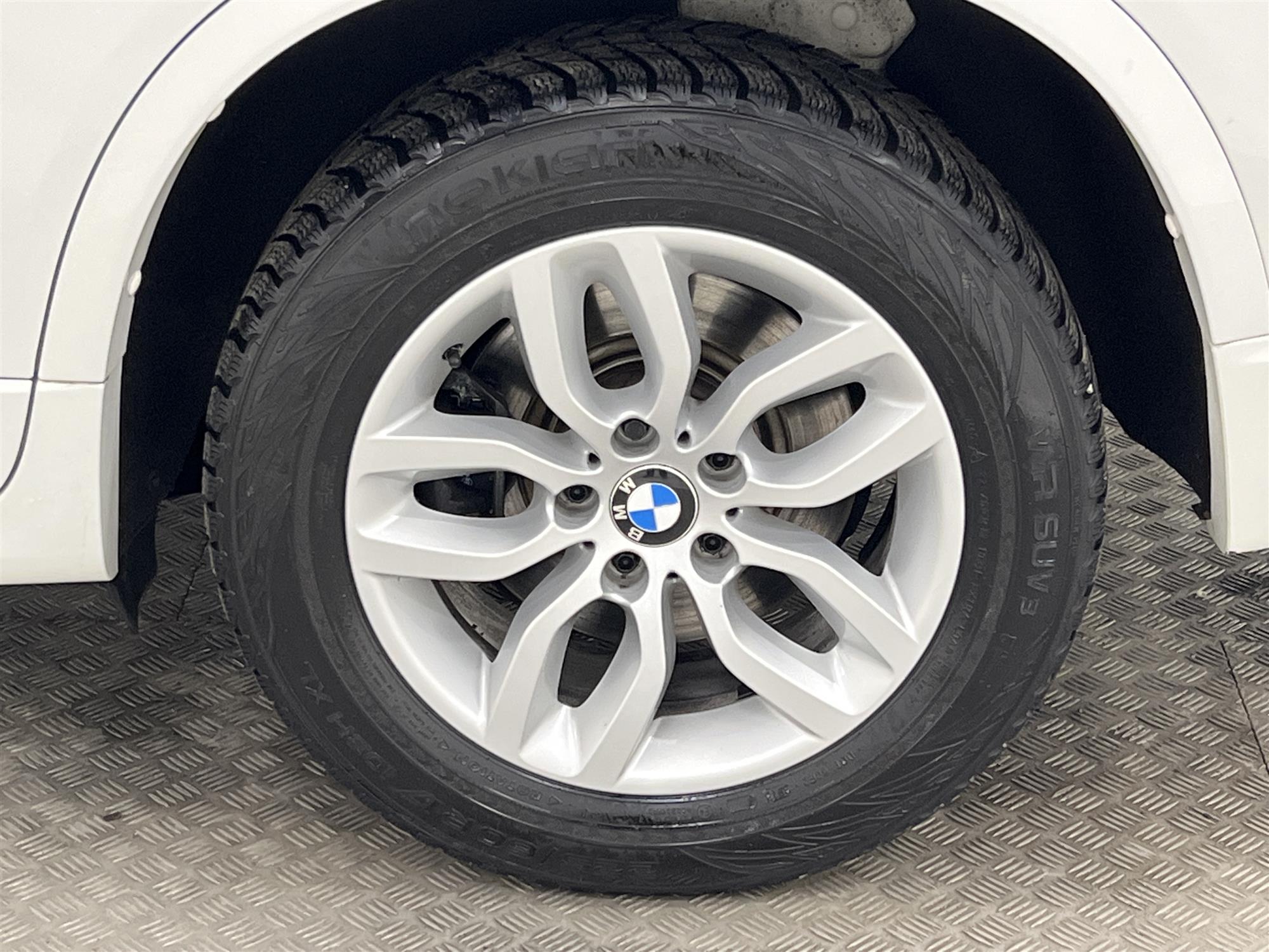 BMW X3 xDrive20d M-sport Värmare HiFi Navi Skinn Drag