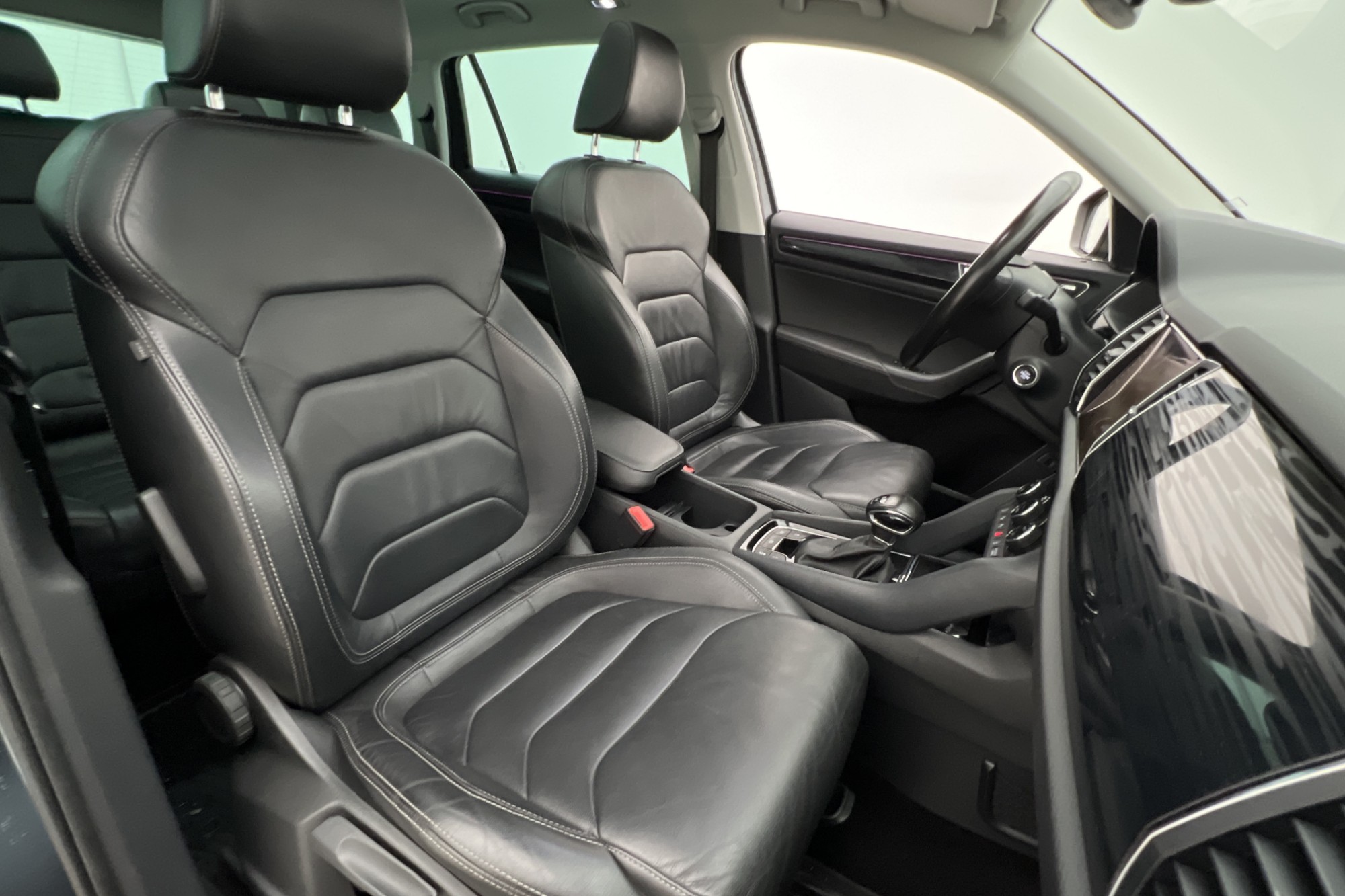 Skoda Kodiaq TDI 4x4 190hk Business 7-sits Pano Cockpit Drag