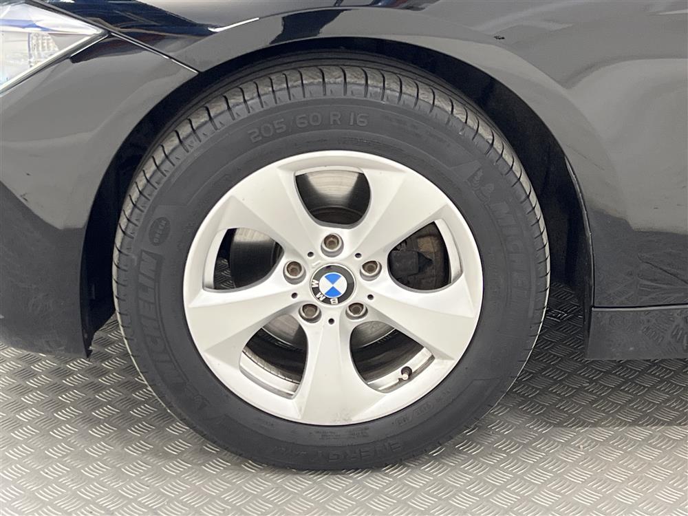 BMW 320 d xDrive Modern Line Motorvärmare Drag Keyless Skinn