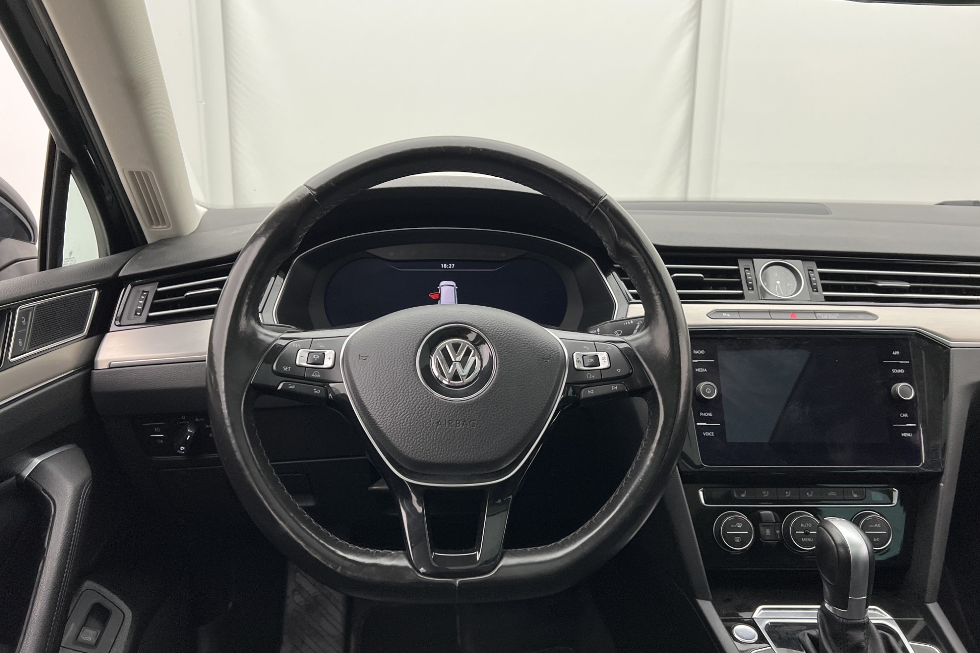 Volkswagen Passat SC 190hk R-Line Pano Cockpit Värm Kamera