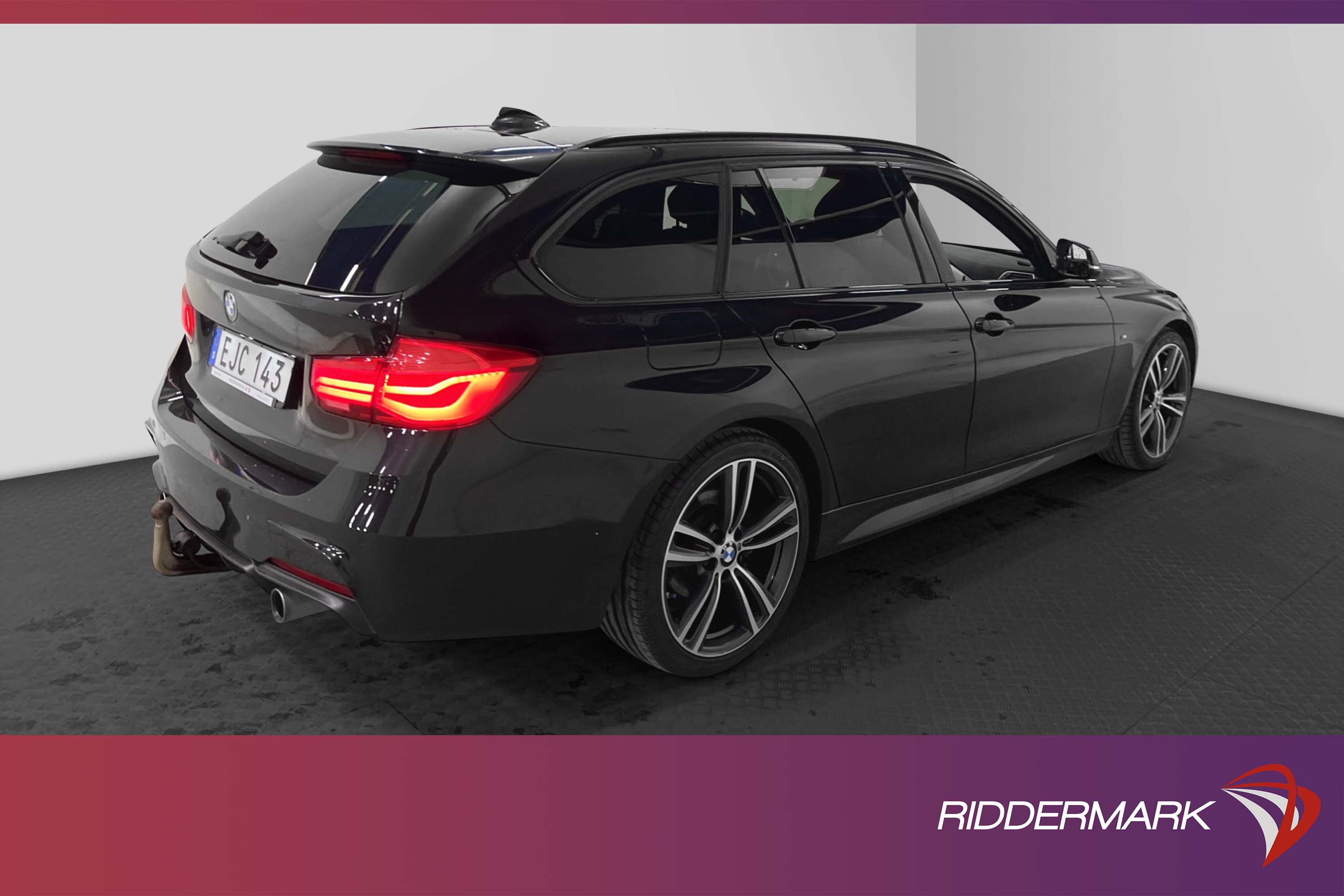 BMW 330i xDrive 252hk M Sport Navi H/K Pano Drag