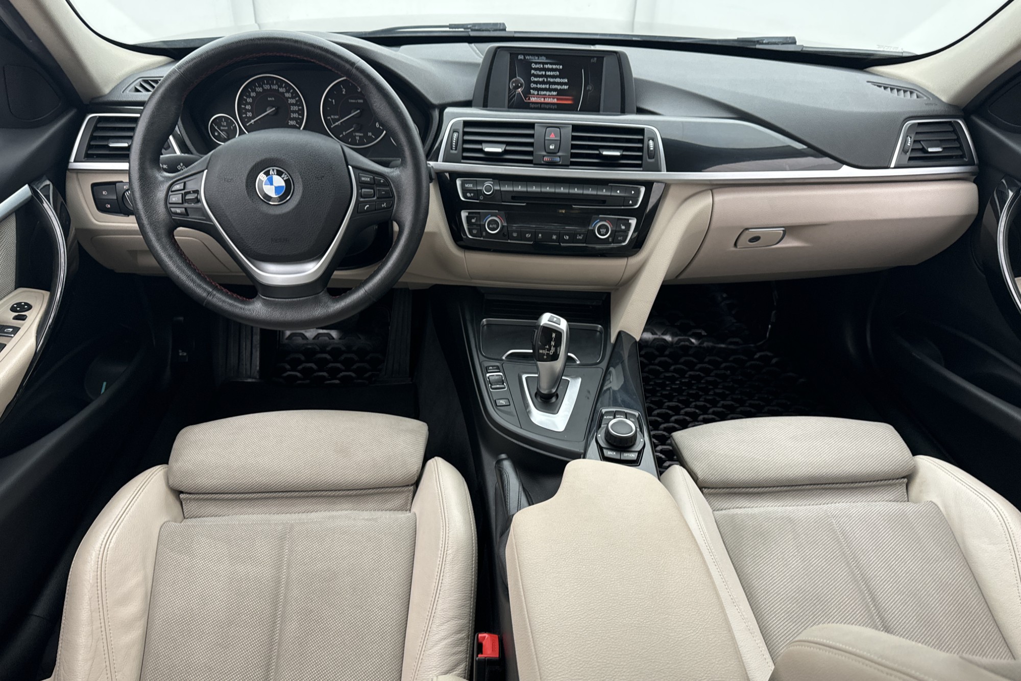 BMW 320 d xDrive 190hk Sport Line Halvskinn HiFi P-Sensorer