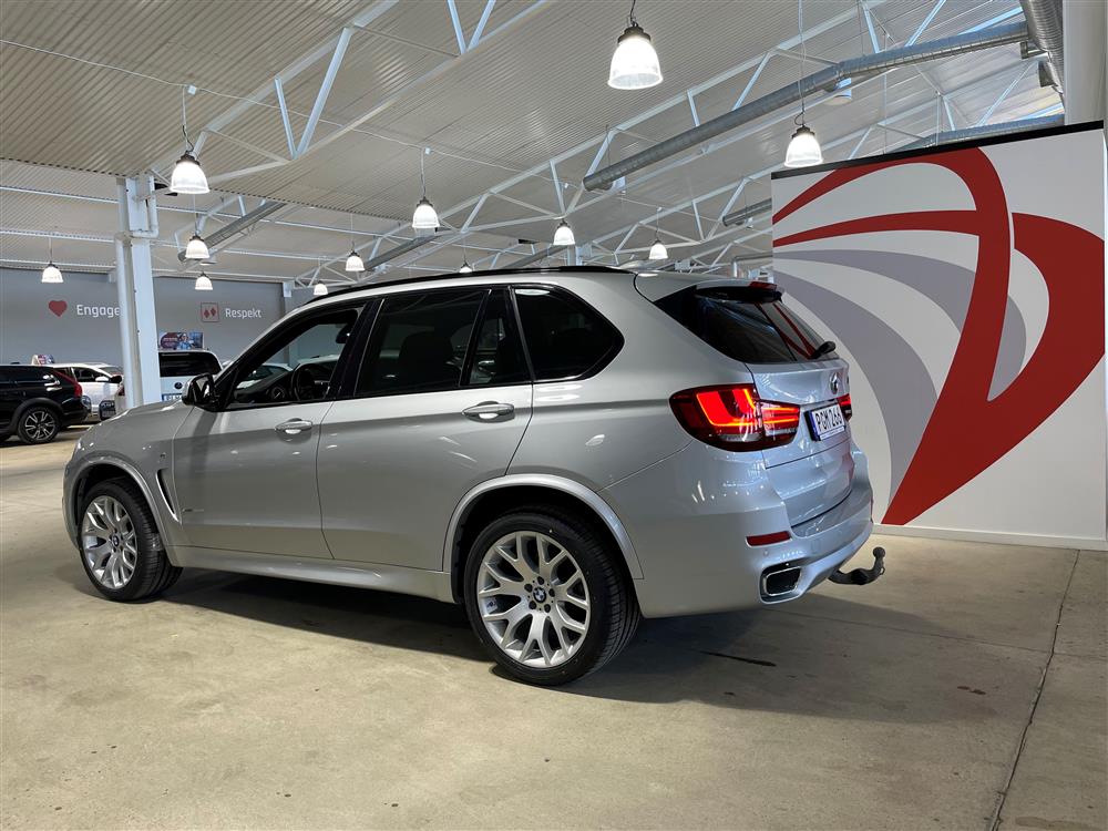 BMW X5 xDrive30d 258hk M-Sport D-Värm Skinn Pano H/K HUD GPS