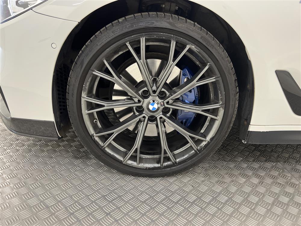 BMW 530i xDrive 252hk M-Sport M-Performance GPS Skinn Värm