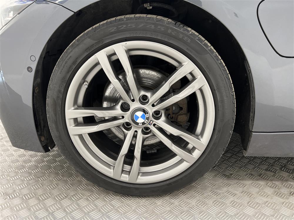 BMW 330e Sedan 252hk M Sport Skinn H/K Navi HuD Backkamera