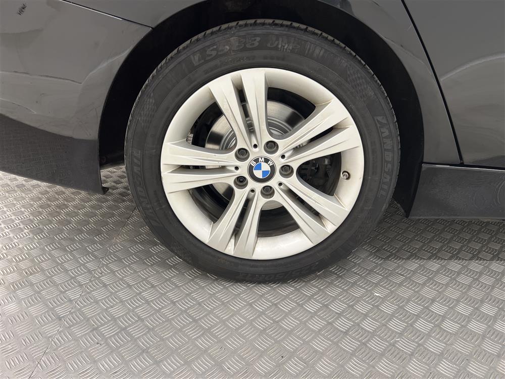 BMW 320d xDrive Touring 190hk Sport line Dragkrok 0,45L/Mil