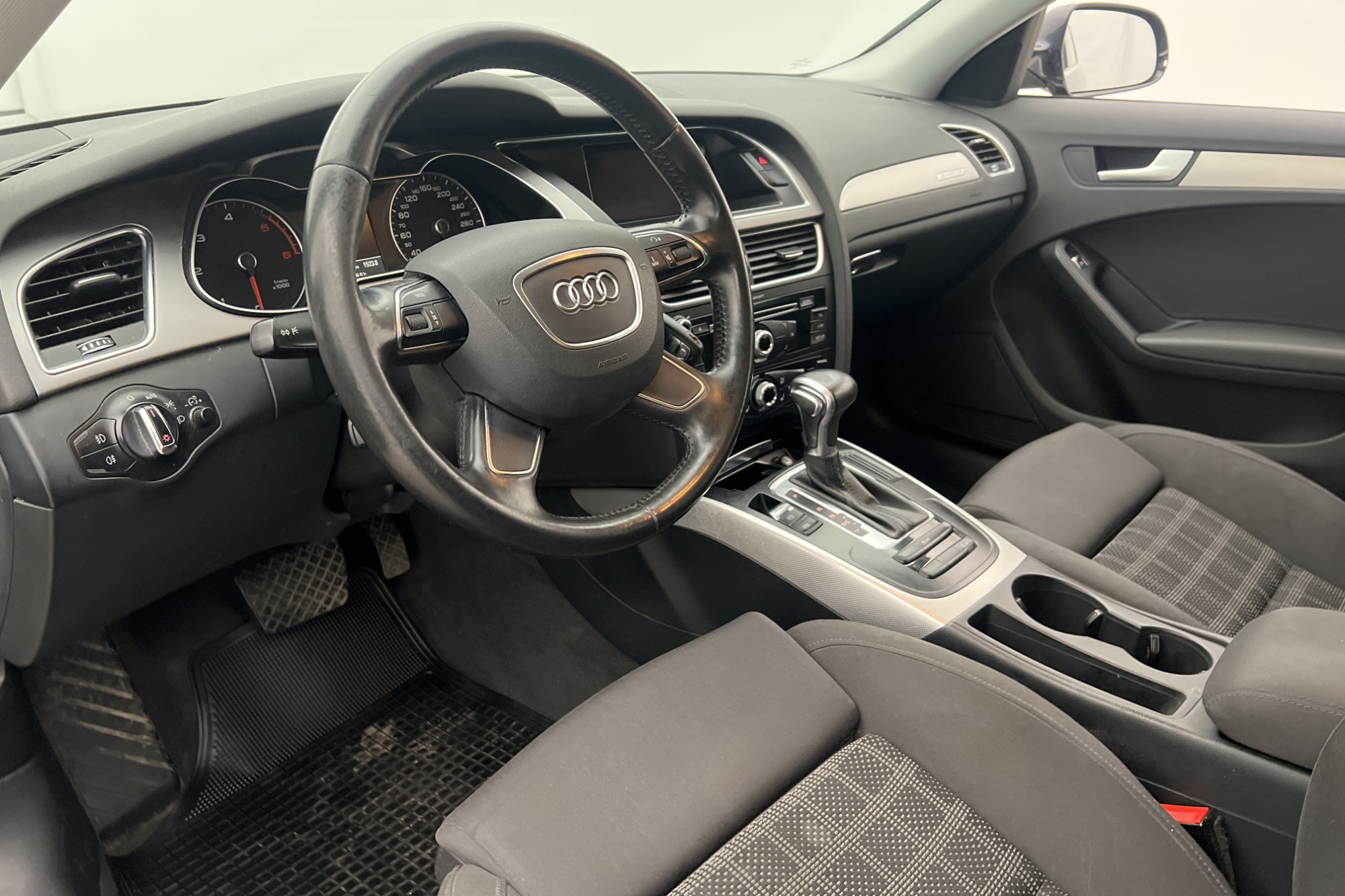 Audi A4 Avant 2.0 TDI Quattro M-Värmare Dragkrok Farthållare