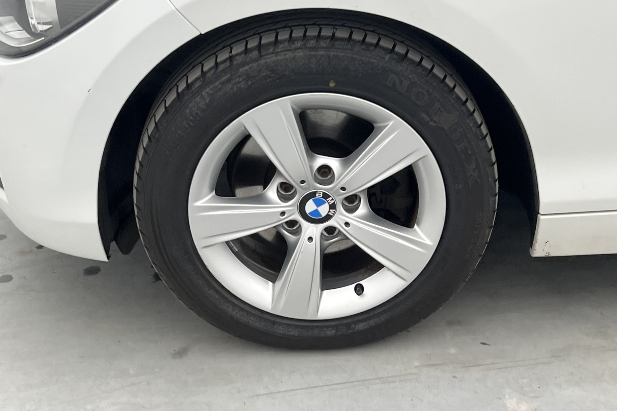 BMW 118 i 170hk Sport line M Sport-Ratt Taklucka HiFi Skinn