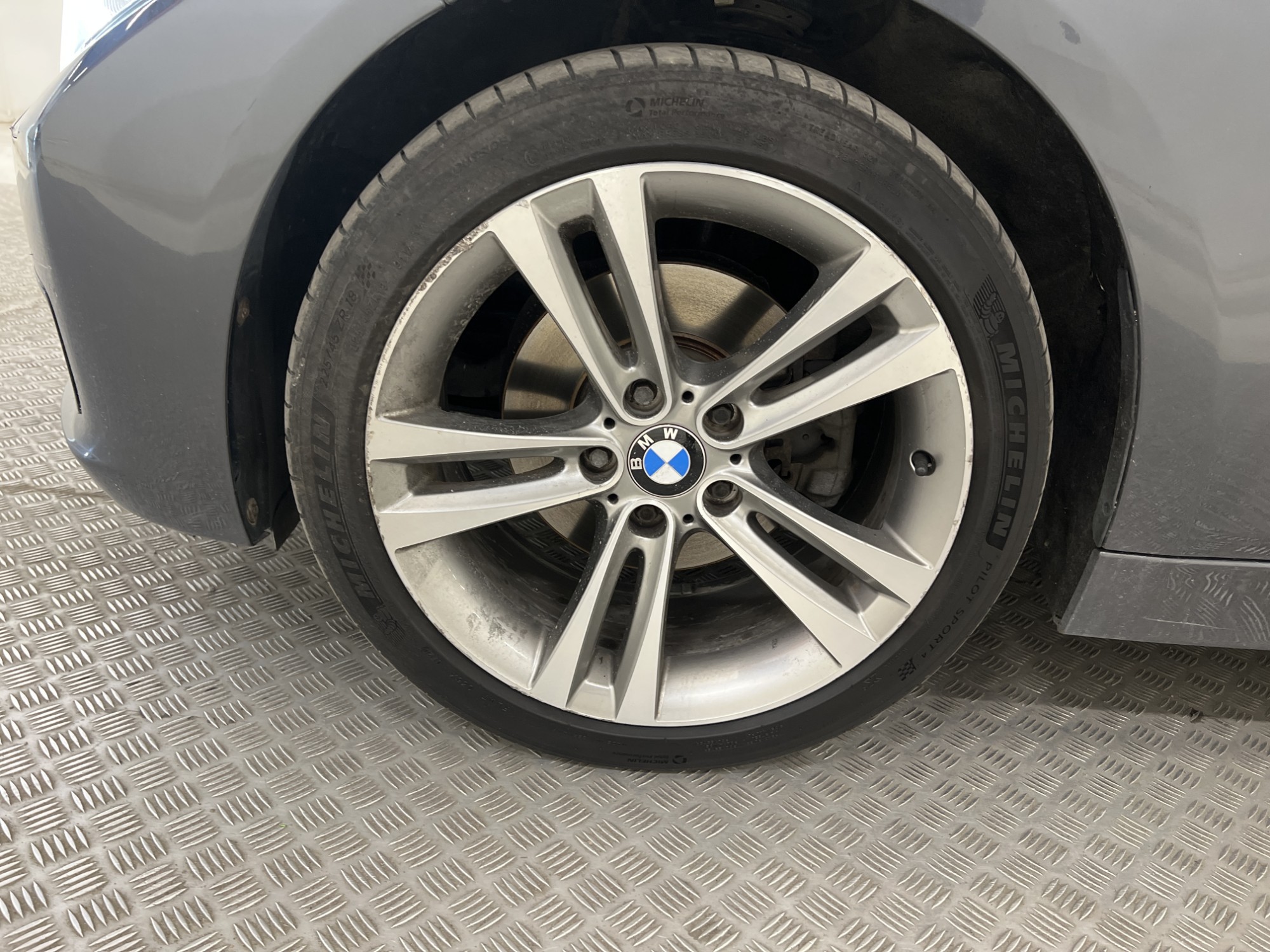 BMW 320d xDrive Touring 184hk Sportline M-Värmare Dragkrok