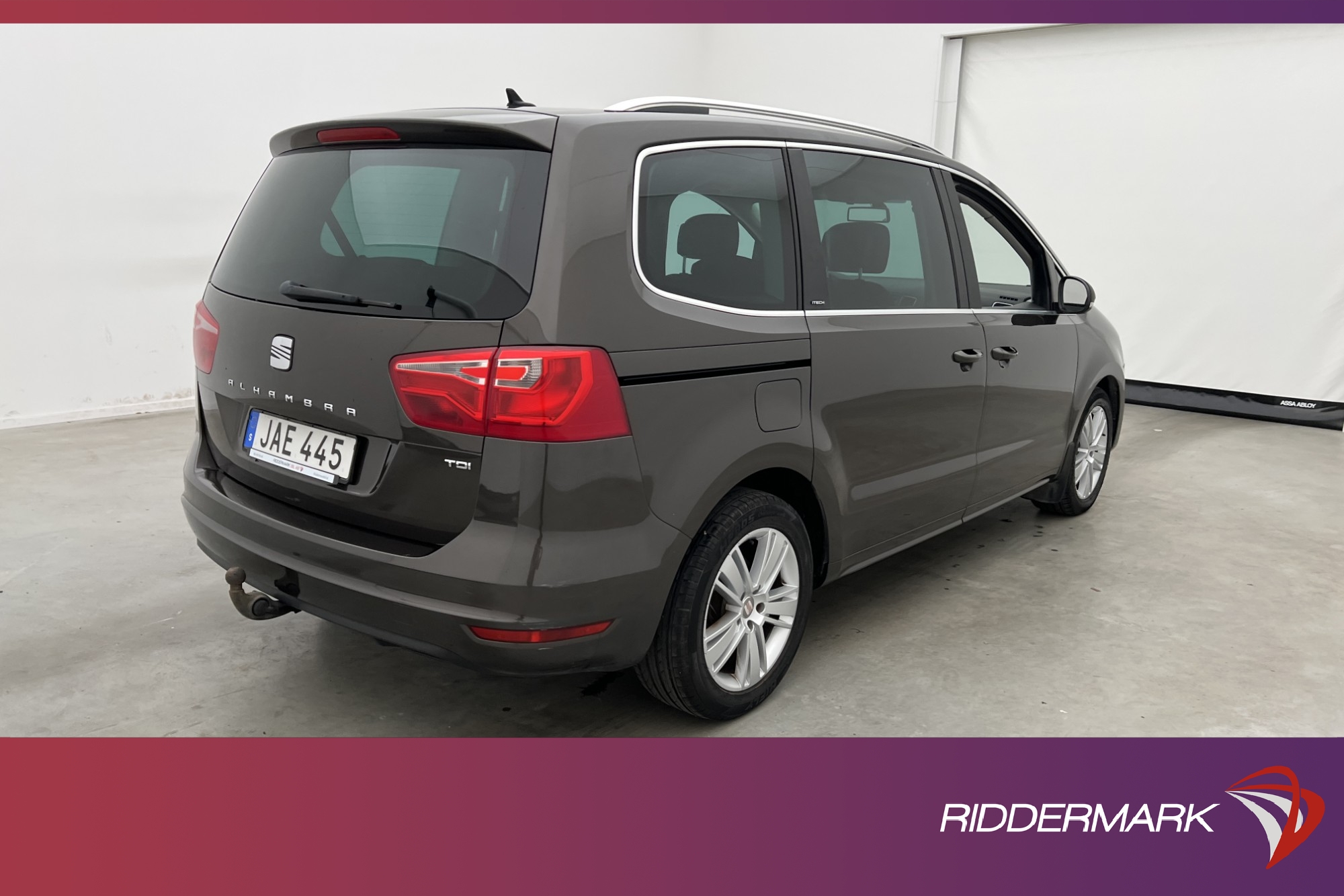 SEAT Alhambra 140hk Premium 7-Sits Värm Pano Kamera Navi