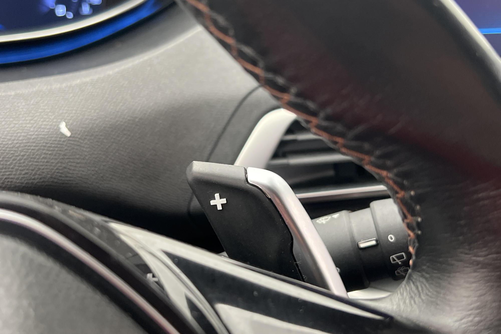 Peugeot 3008 SUV 1.6 BlueHDi 120hk Active Sensorer Välservad
