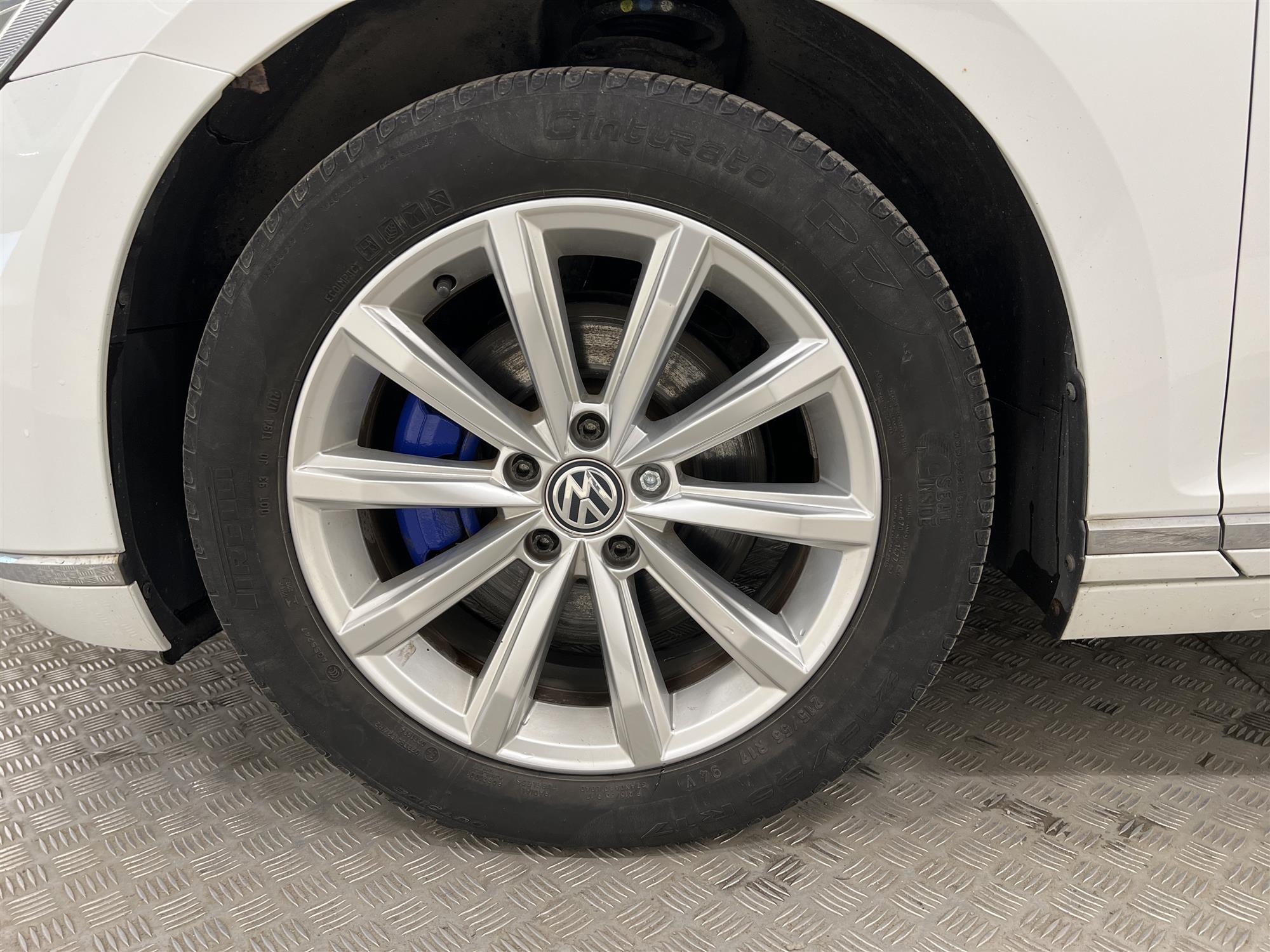 Volkswagen Passat GTE 218hk Keyless Drag RING 08-572 142 35