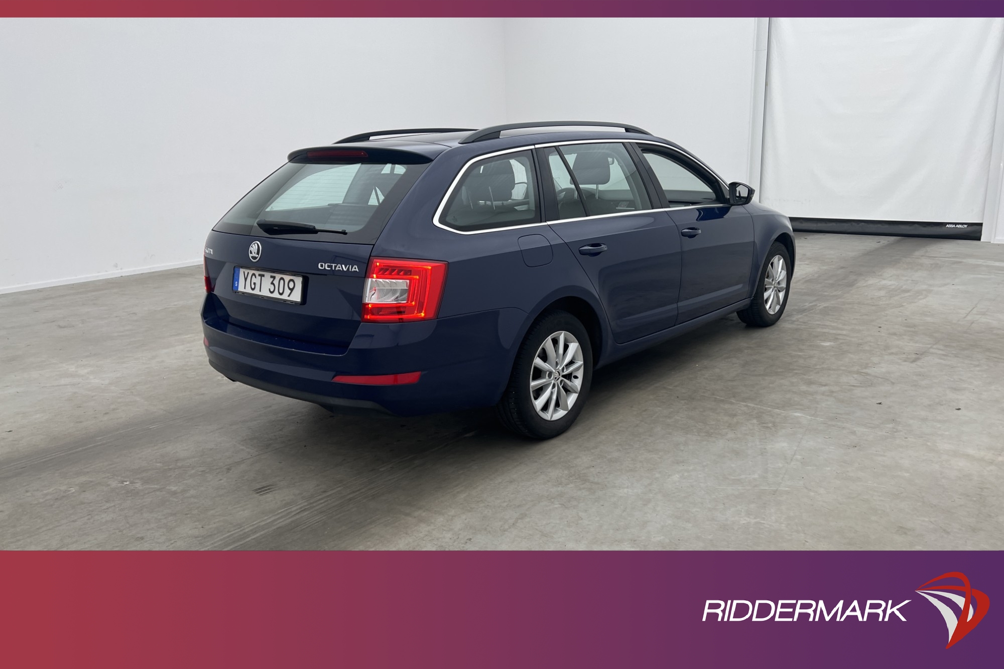 Škoda Octavia Kombi 1.0 TSI 115hk Värmare CarPlay  