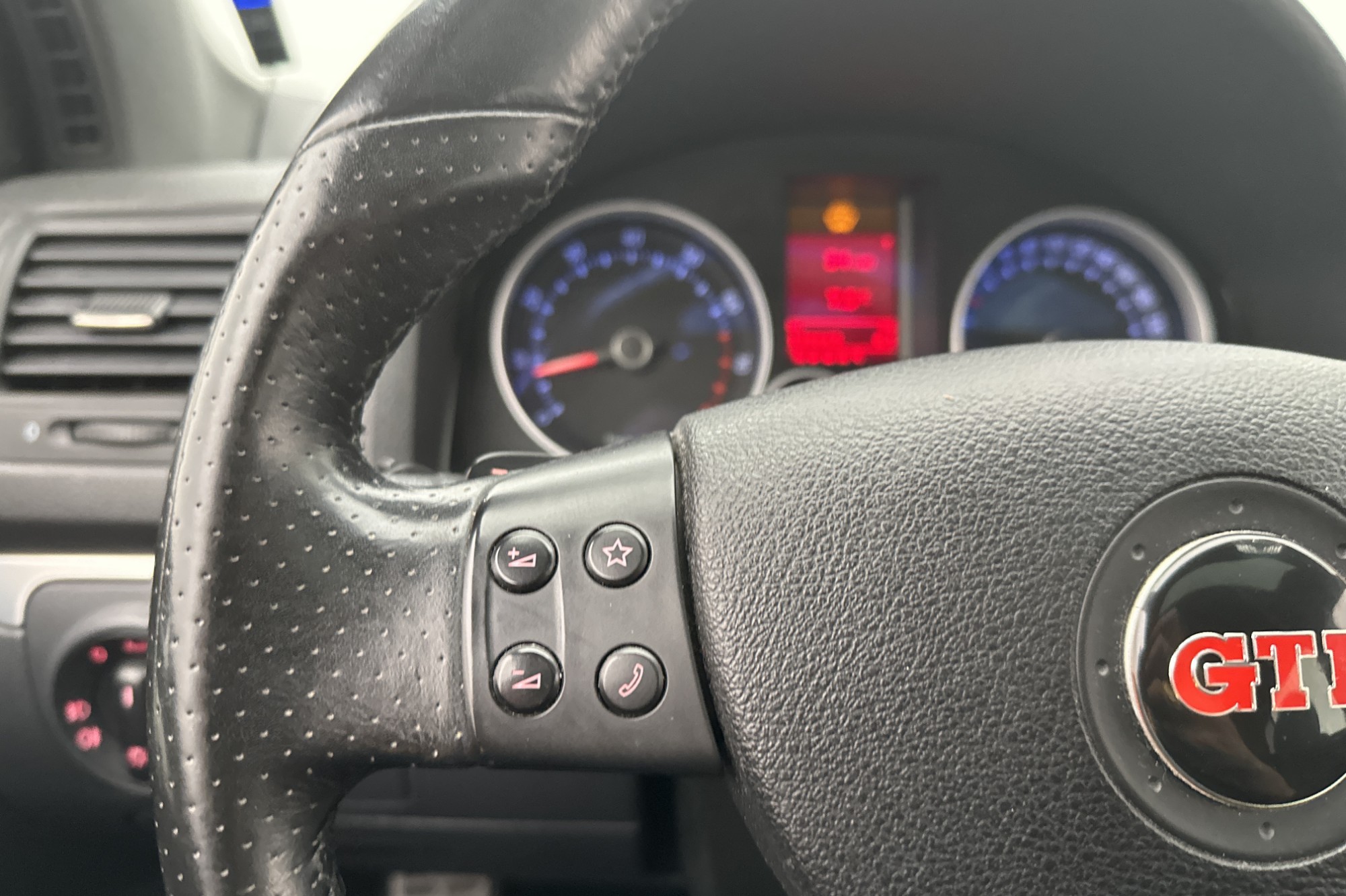 Volkswagen Golf GTI 2.0 TFSI 200hk Taklucka Navigation 