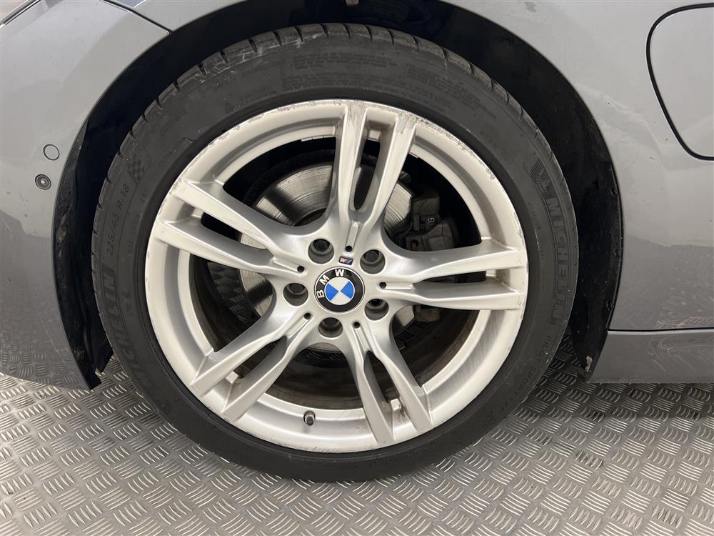 BMW 330e Sedan 252hk M Sport Navi B-Kam Välservad