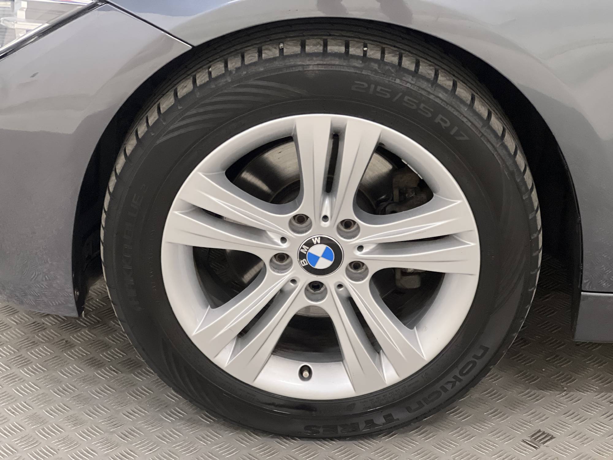 BMW 320 d xDrive 190hk Sport line Navi HiFi Drag Sensorer