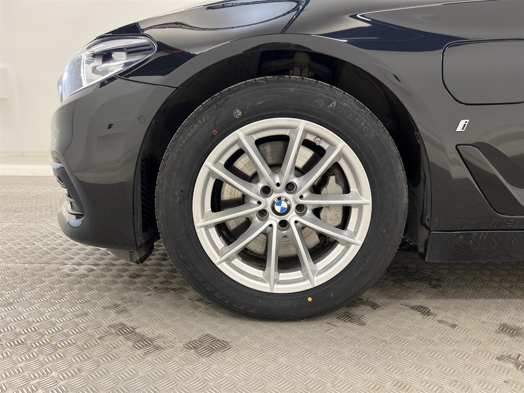 BMW 530e iPerformance 252hk Sport line Backkamera Rattvärme