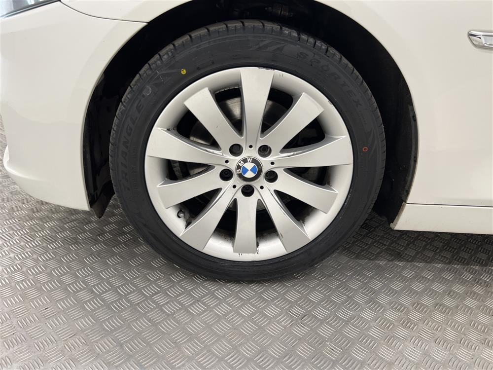 BMW 520d xDrive Touring 190hk M-värme Drag PDC 0.51l/mil