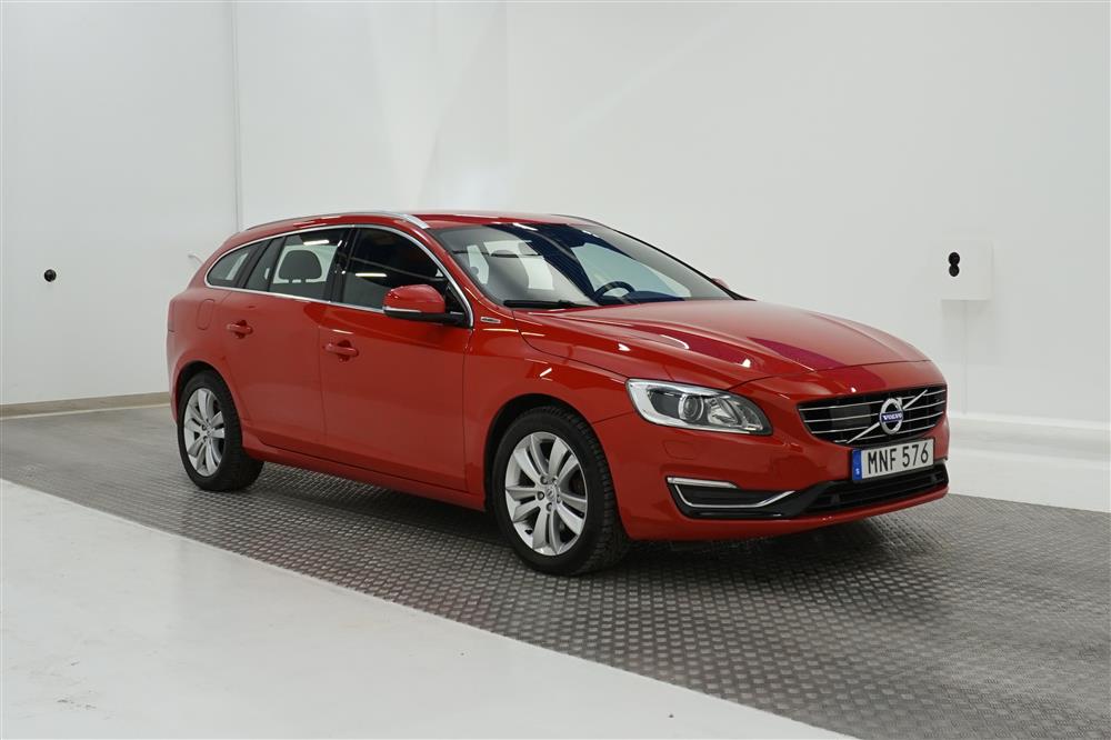 Volvo V60 D6 AWD Plug-in Hybrid 283hk Summum P-Värm Skinn