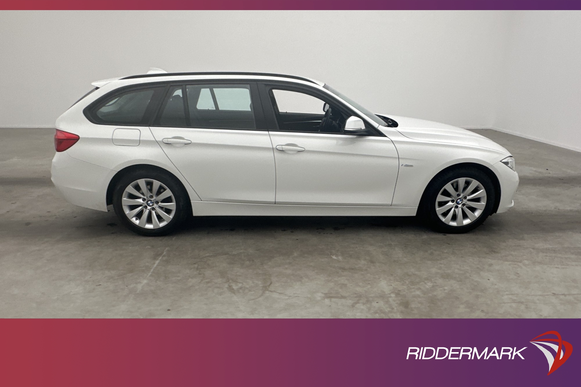 BMW 330 i Touring 252hk Sport line Sensorer Dragkrok