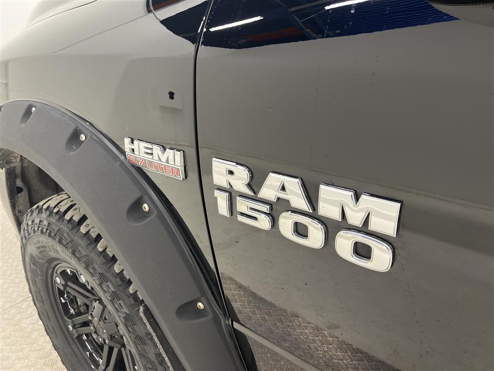 Dodge Ram Sport 5.7 Hemi 4WD 401hk Breddare Taklucka Moms 