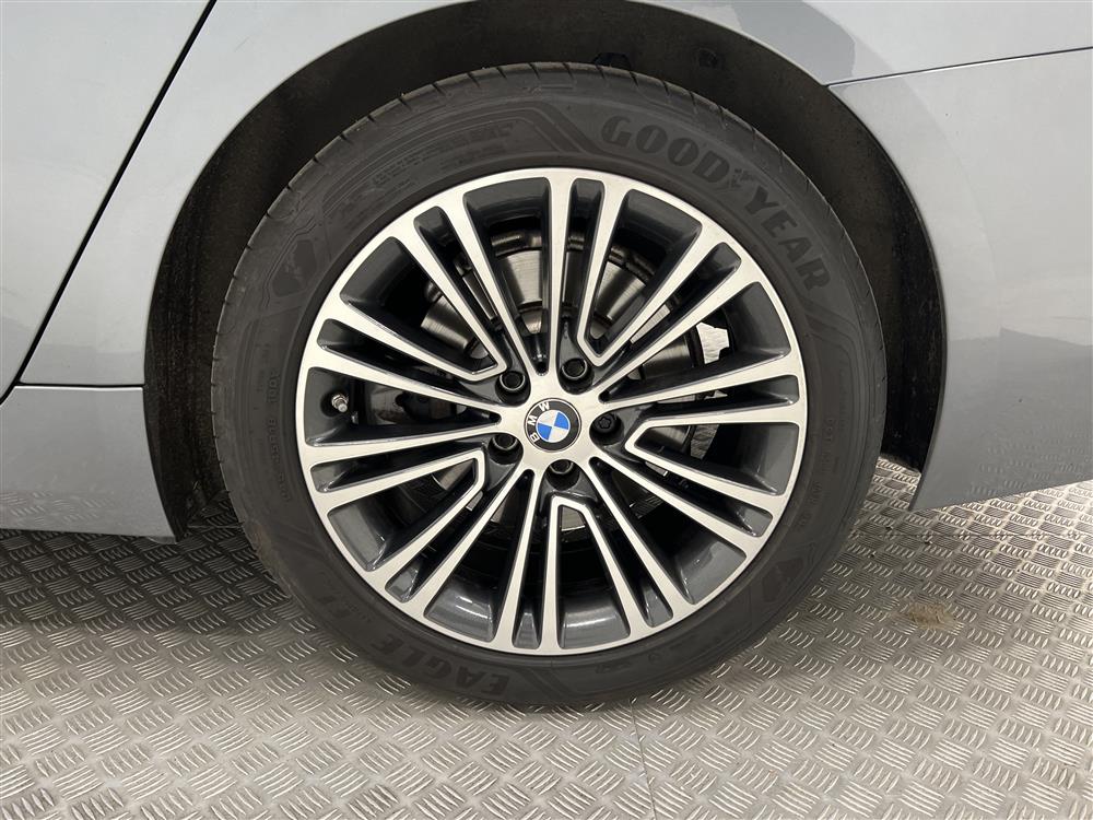 BMW 520d Touring Sport-line GPS PDC B-kam Välserv. 0,47l/mil